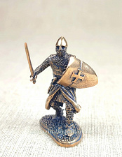 Миниатюра из бронзы 1187 204 Рыцарь тамплиер с мечом (конверсия), 40 мм, Седьмая миниатюра - фото