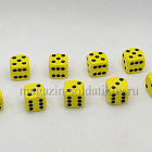 Набор из 10 кубиков D6, 16мм. Желтый с черными точками в блистере