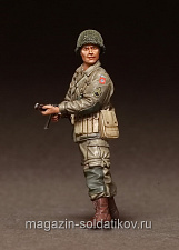 Сборная фигура из смолы SM 3543 Сержант 82-го воздушно-десантной дивизии в бою.День Д. 1944, 1:35, SOGA miniatures - фото