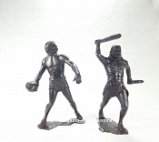 Сборные фигуры из пластика Пещерные люди, набор из 2-х фигур №2 (темно-коричневые, 150 мм) АРК моделс - фото