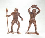 Сборные фигуры из пластика Пещерные люди, набор из 2-х фигур №3 (коричневые, 150 мм) АРК моделс - фото